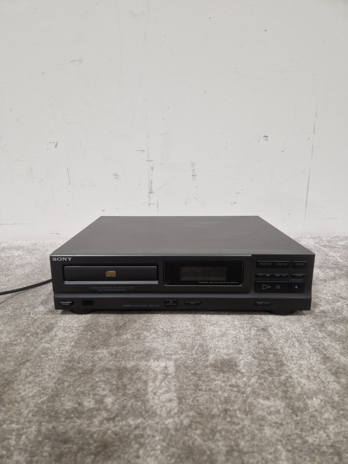 Sony CDP-M18 - Compact Disc Player - Excellent w/ Power Supply