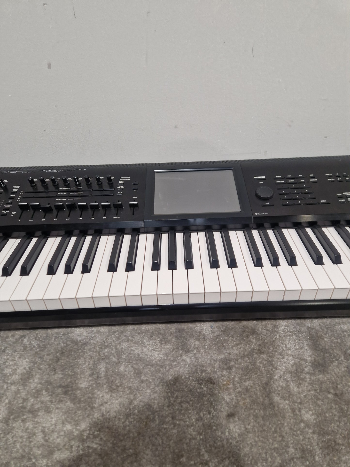 Korg Kronos 2 73 - Advanced Synth Workstation - Very Good w/ Power Supply, Manual, CDs