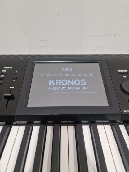 Korg Kronos 2 73 - Advanced Synth Workstation - Very Good w/ Power Supply, Manual, CDs