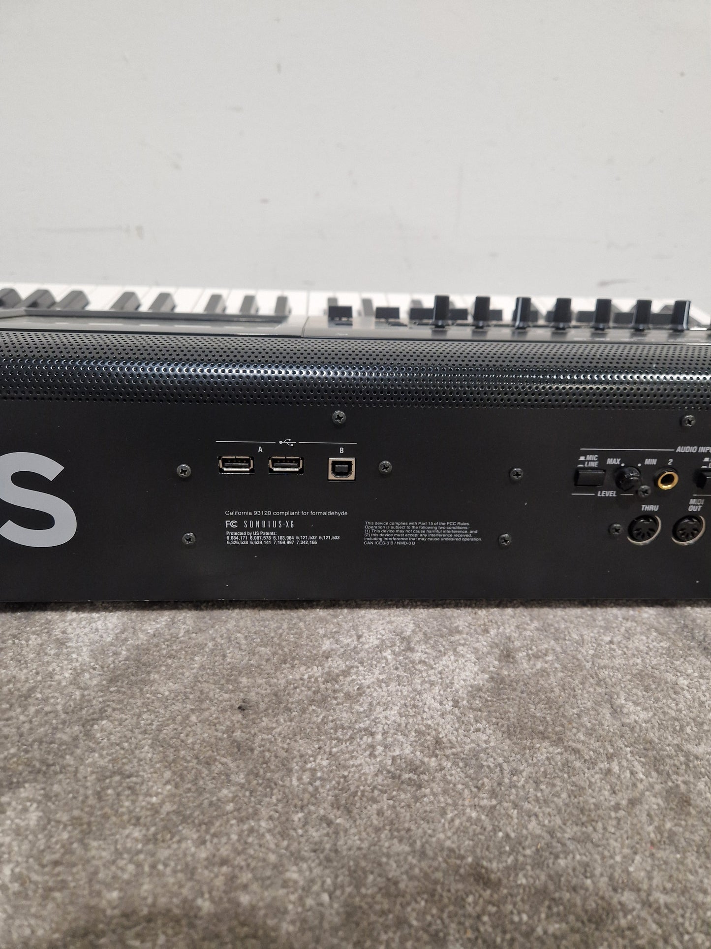 Korg Kronos 2 73 - Advanced Synth Workstation - Very Good w/ Power Supply, Manual, CDs