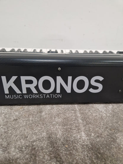 Korg Kronos 2 73 - Advanced Synth Workstation - Very Good w/ Power Supply, Manual, CDs