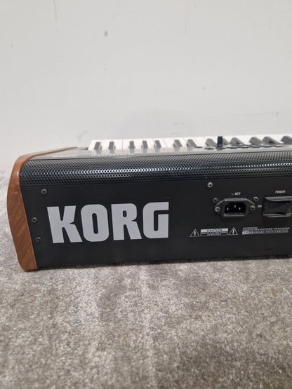Korg Kronos 2 73 - Advanced Synth Workstation - Very Good w/ Power Supply, Manual, CDs