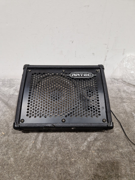 Artec PMD3-8 Amplifier - Compact Portable Design - Very Good w/ Power Supply