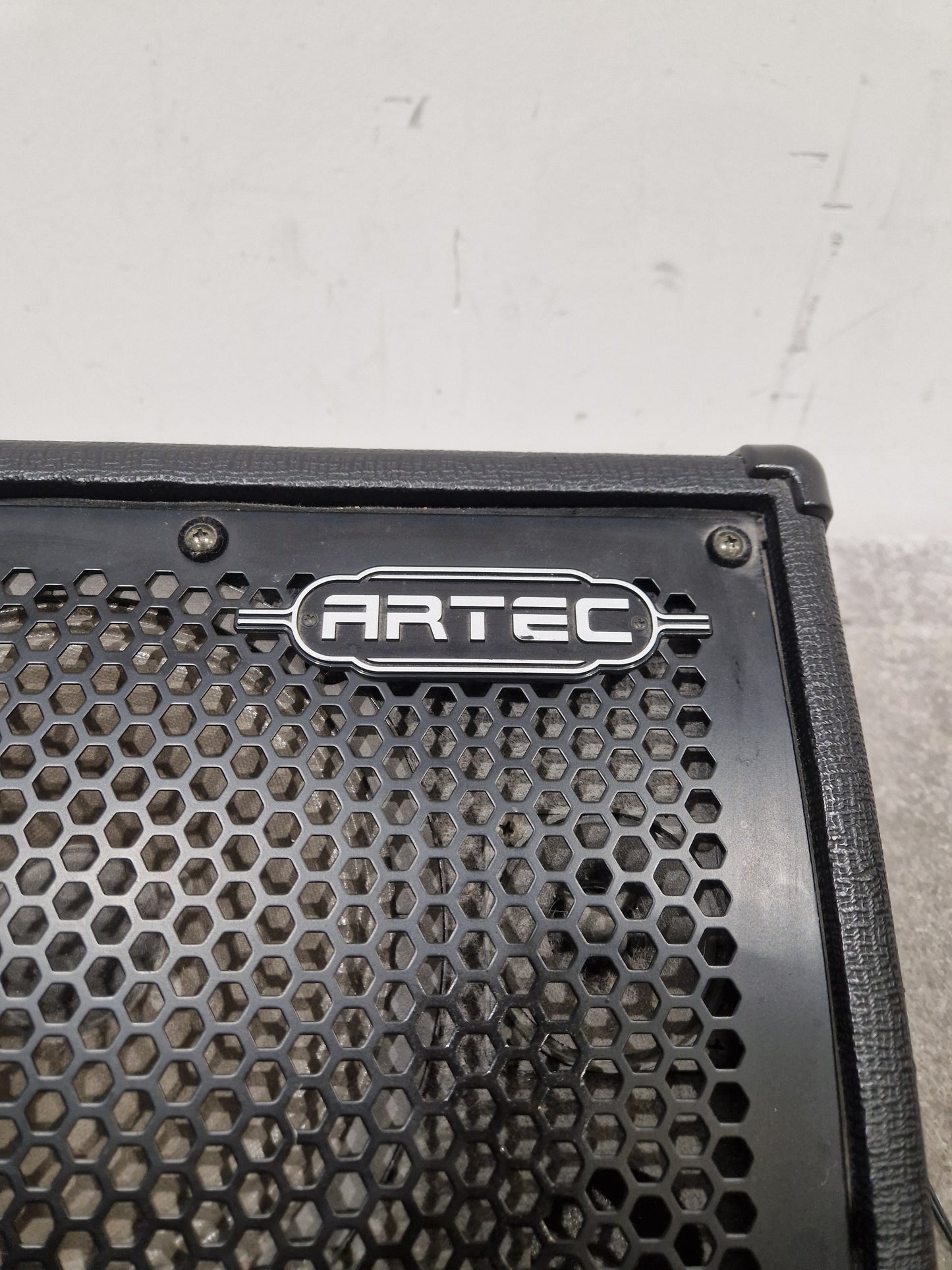 Artec PMD3-8 Amplifier - Compact Portable Design - Very Good w/ Power Supply