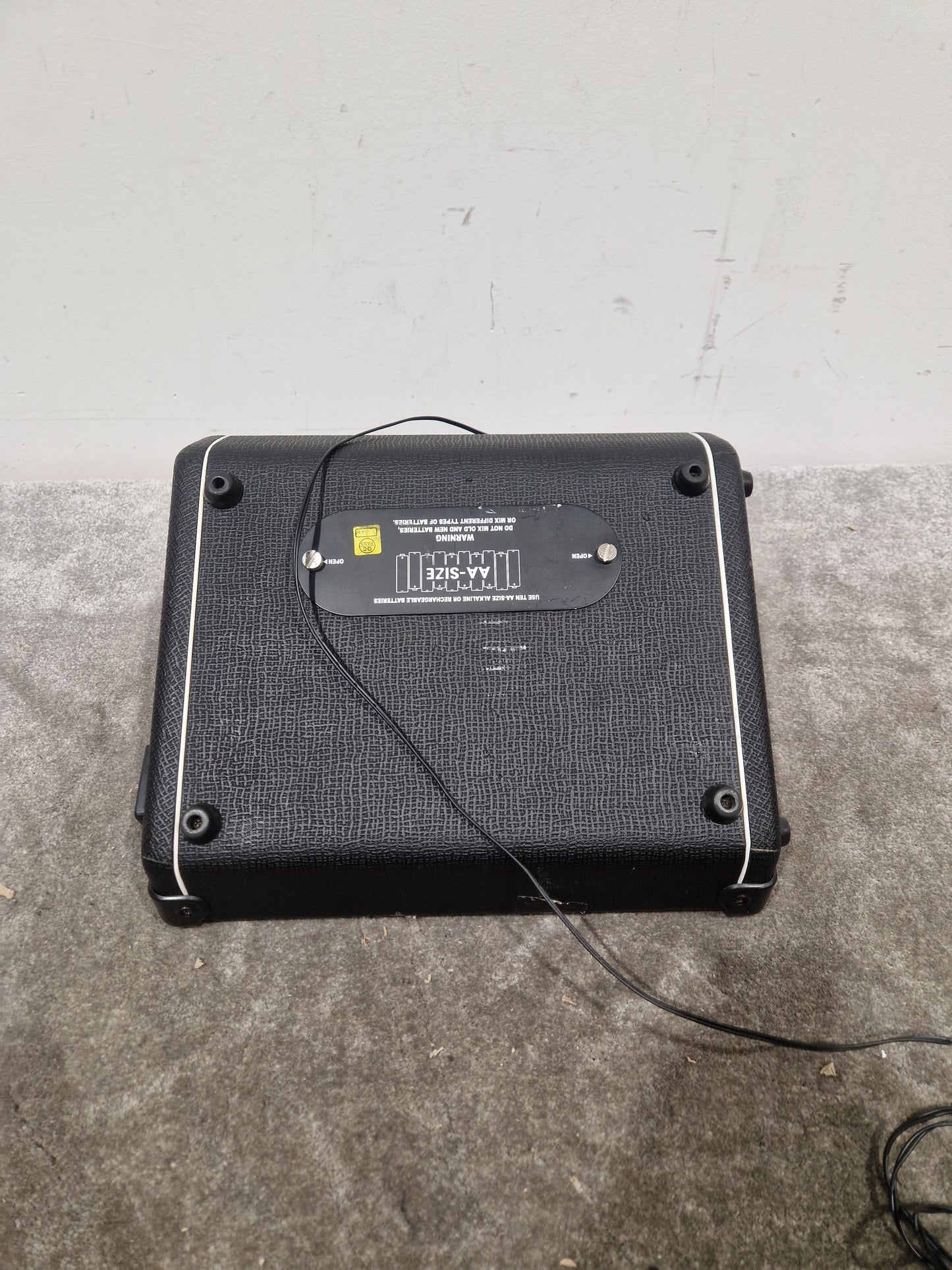 Artec PMD3-8 Amplifier - Compact Portable Design - Very Good w/ Power Supply