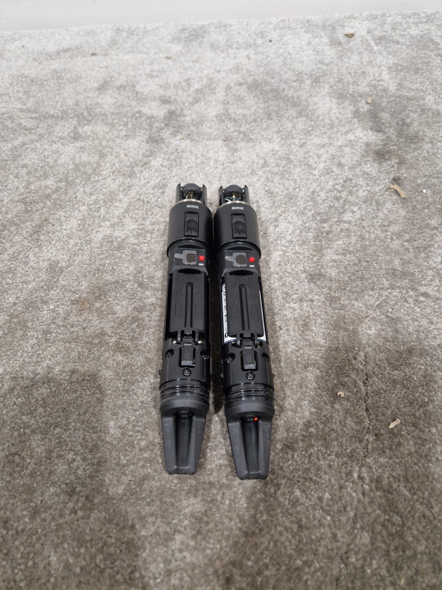 Rode Link TX-M2 Microphone Pair - Wireless Digital System - Excellent w/ Battery Packs & Recharge Hub