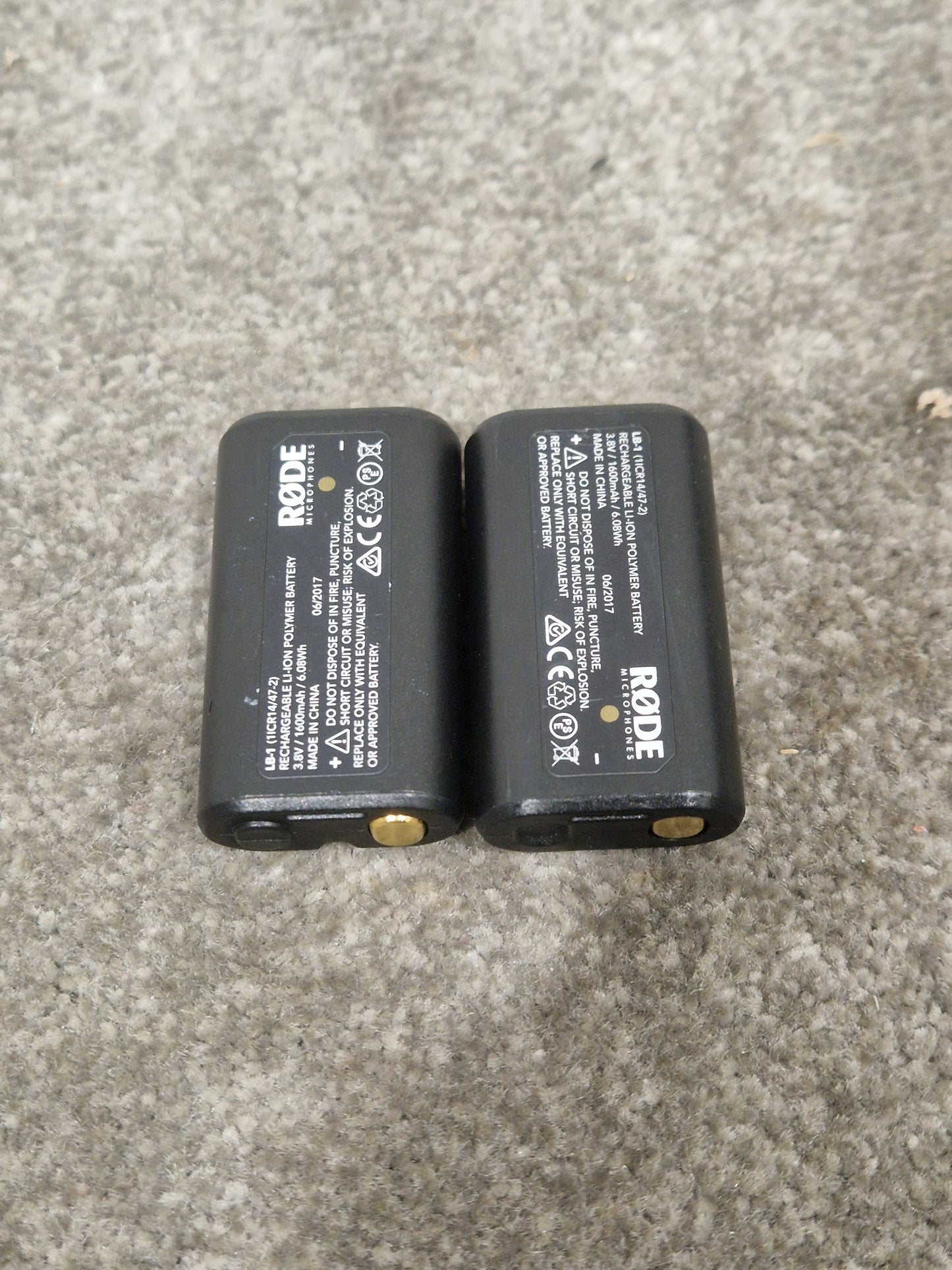 Rode Link TX-M2 Microphone Pair - Wireless Digital System - Excellent w/ Battery Packs & Recharge Hub