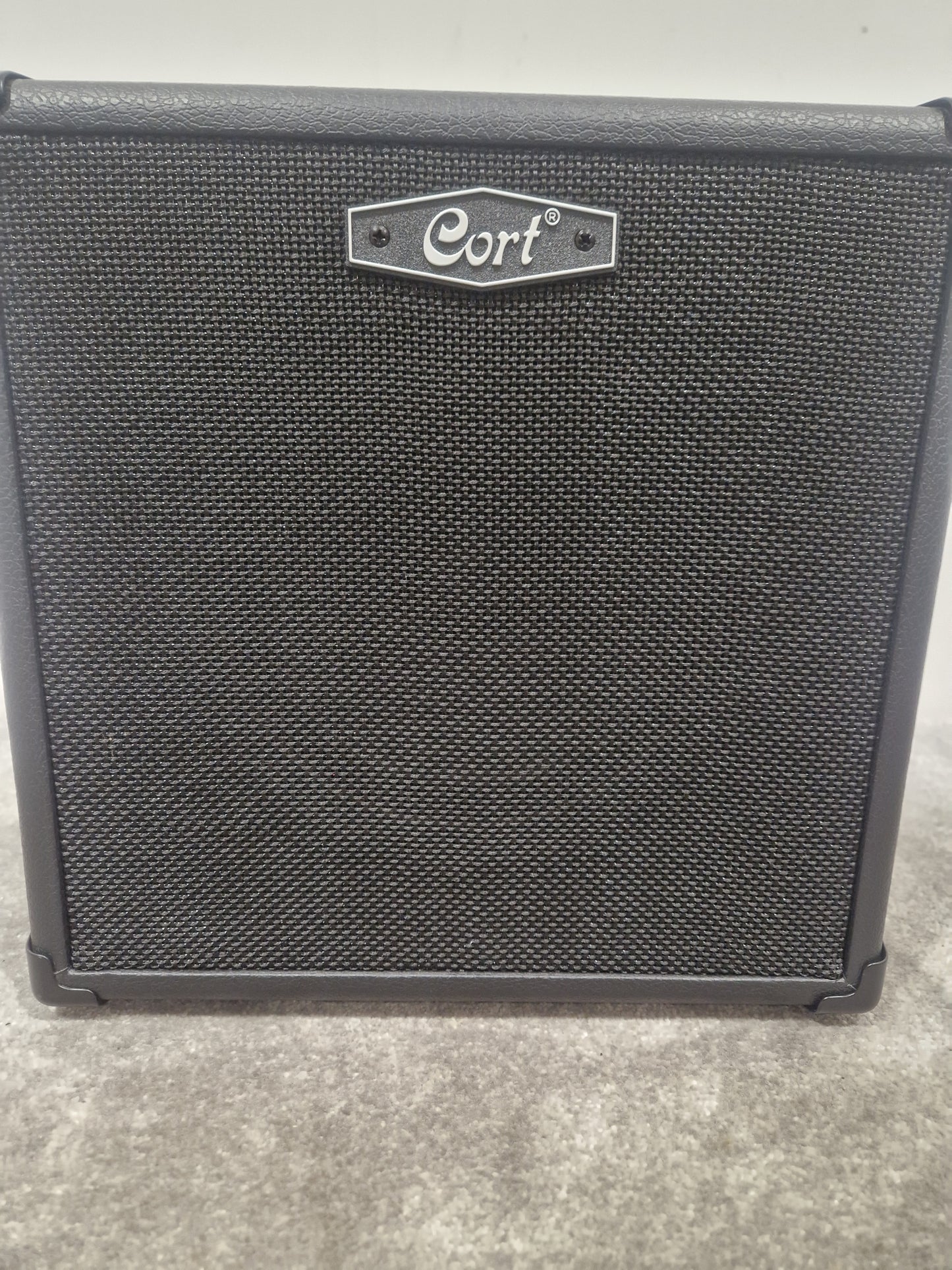 Cort CM20B - 20W Bass Combo Amp - Excellent w/ Power Supply
