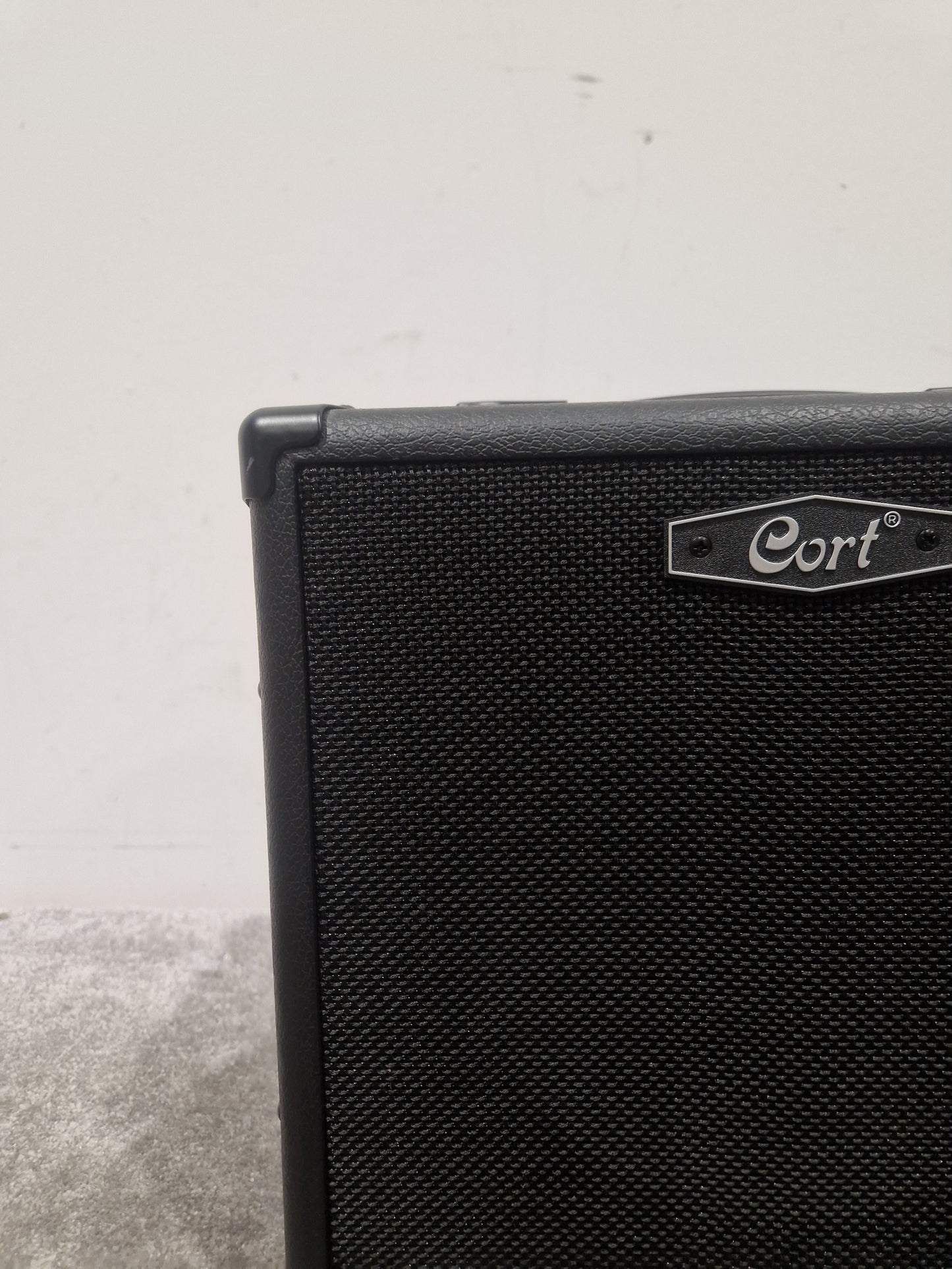 Cort CM20B - 20W Bass Combo Amp - Excellent w/ Power Supply