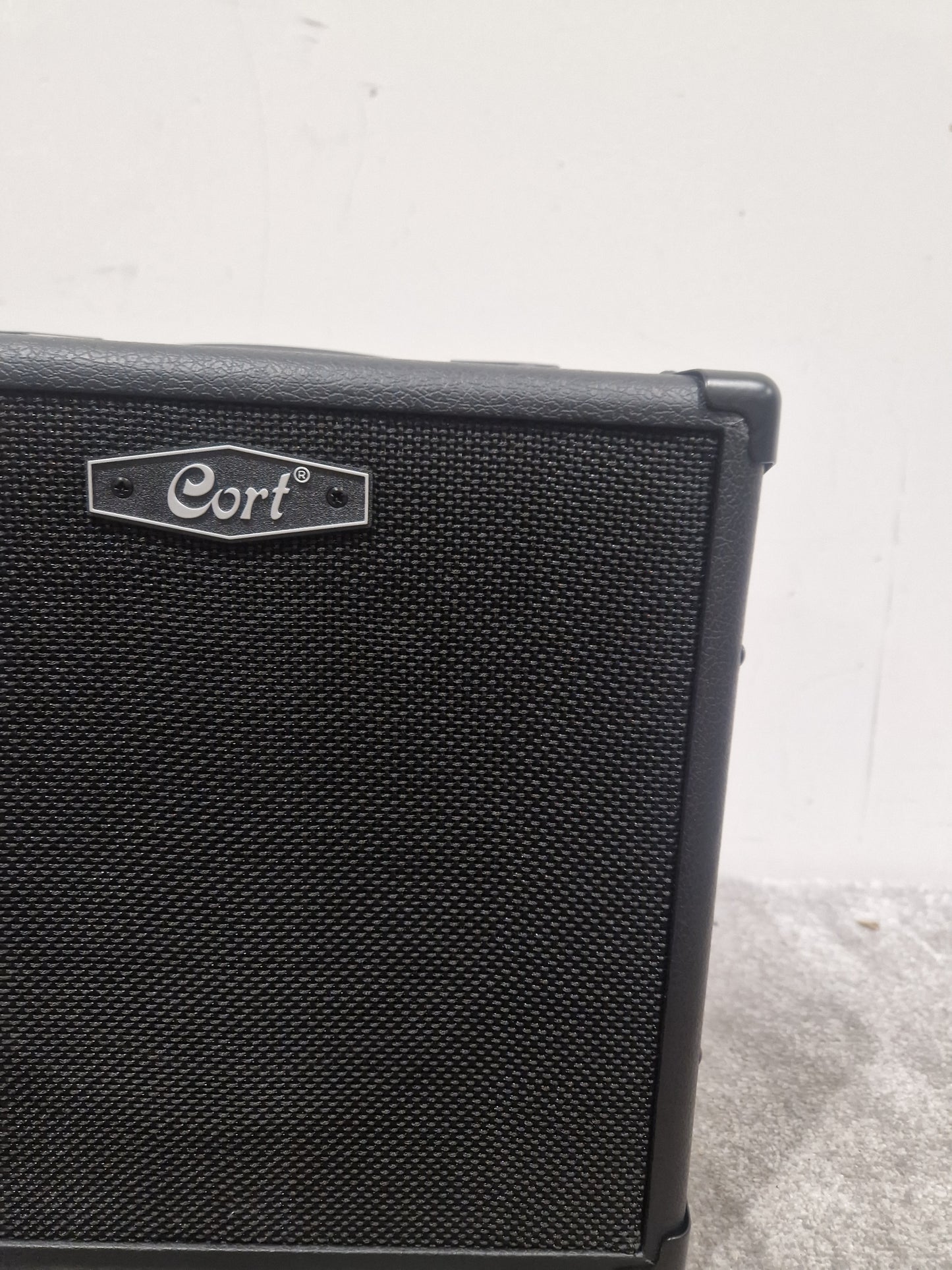 Cort CM20B - 20W Bass Combo Amp - Excellent w/ Power Supply