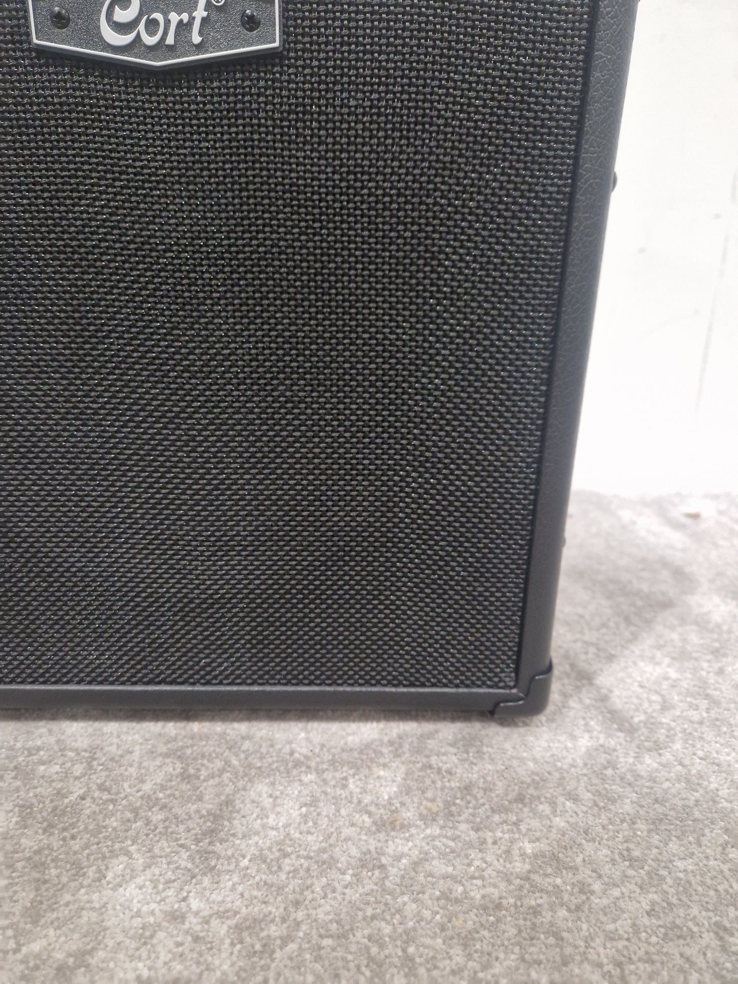 Cort CM20B - 20W Bass Combo Amp - Excellent w/ Power Supply