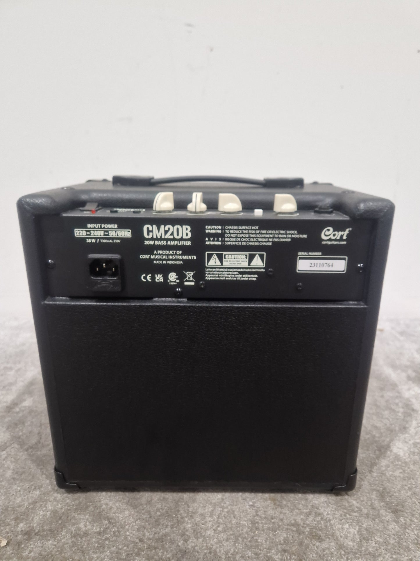 Cort CM20B - 20W Bass Combo Amp - Excellent w/ Power Supply