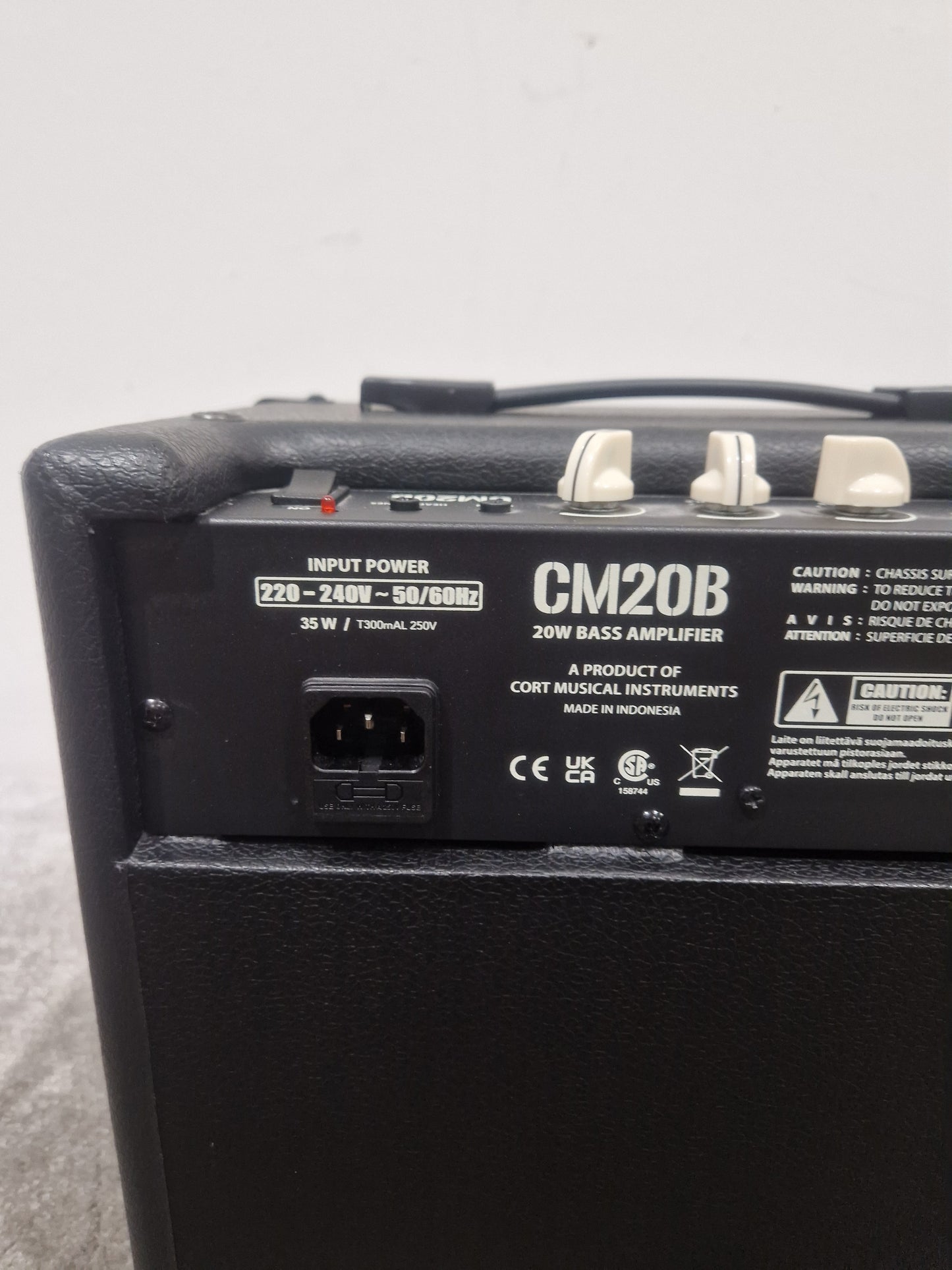 Cort CM20B - 20W Bass Combo Amp - Excellent w/ Power Supply