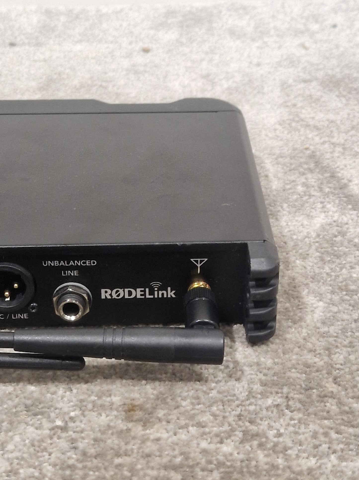 Rodelink RX-DT Transmitter - Professional Audio Transmitter - Good w/ Power Supply