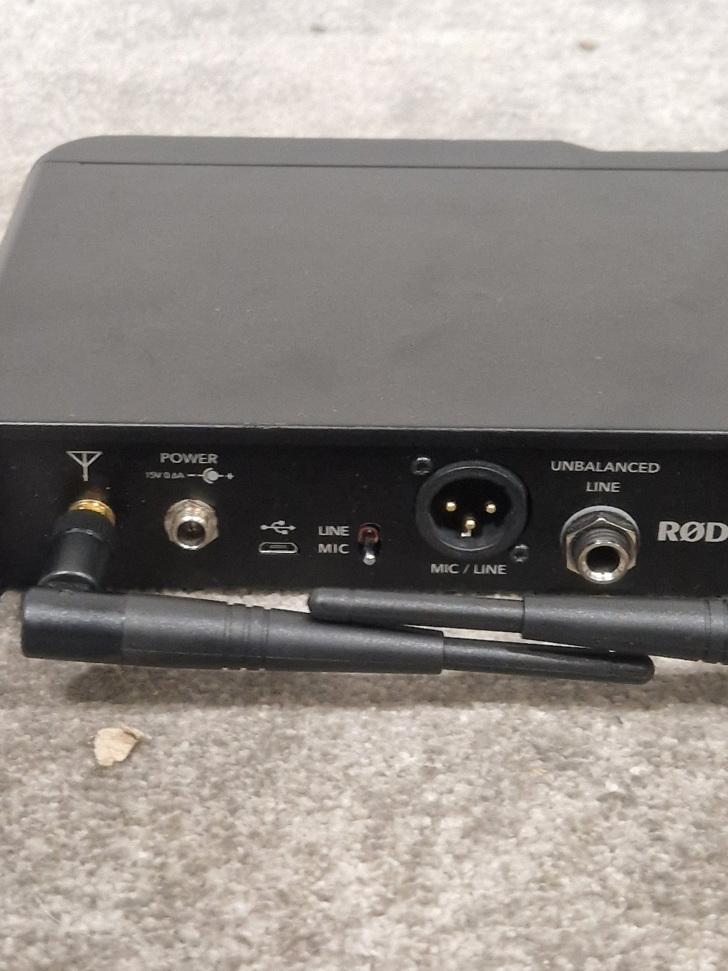 Rodelink RX-DT Transmitter - Professional Audio Transmitter - Good w/ Power Supply