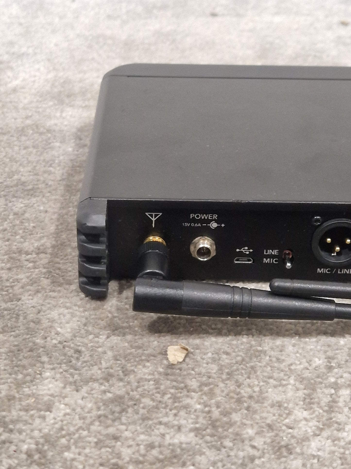 Rodelink RX-DT Transmitter - Professional Audio Transmitter - Good w/ Power Supply