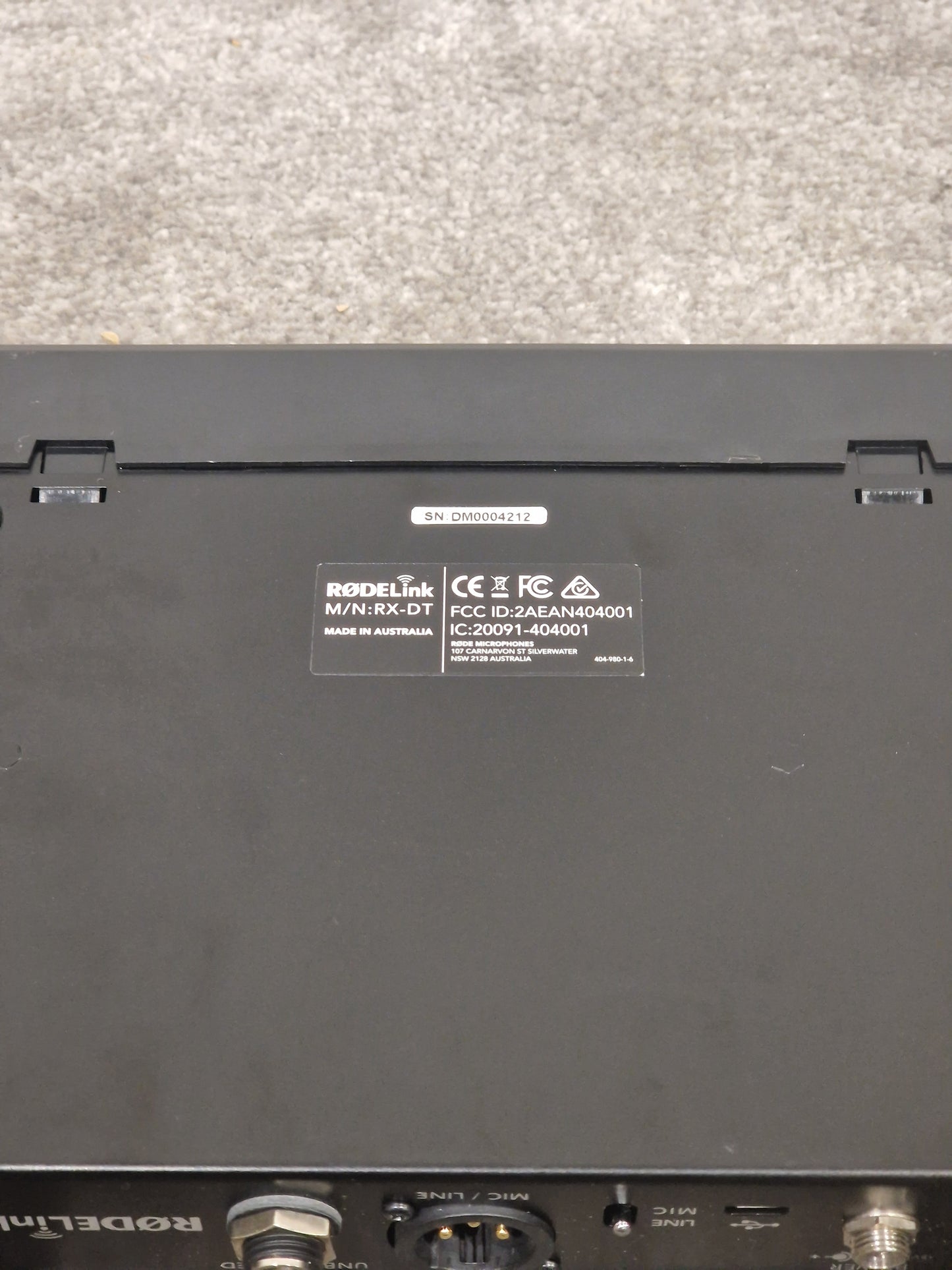 Rodelink RX-DT Transmitter - Professional Audio Transmitter - Good w/ Power Supply