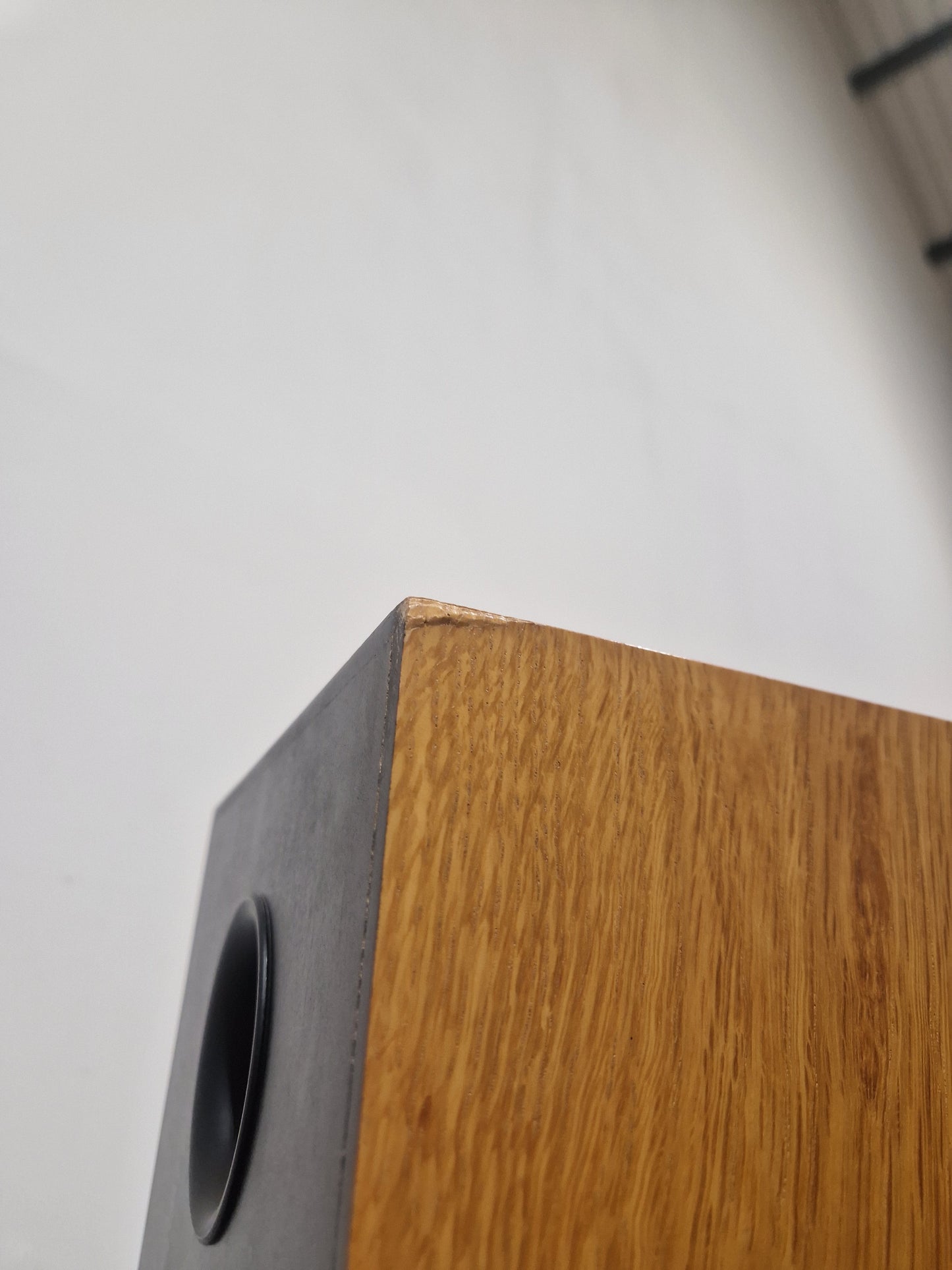 Monitor Audio Gold 20 Pair - High-Fidelity Floorstanding Speakers - Good w/ Speaker Stands