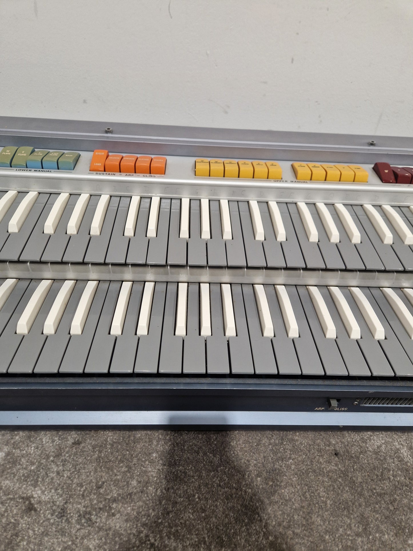 CRB Diamond 800 Organ - Rare Reverse Keys Model - Good w/ Power Supply & Hard Case