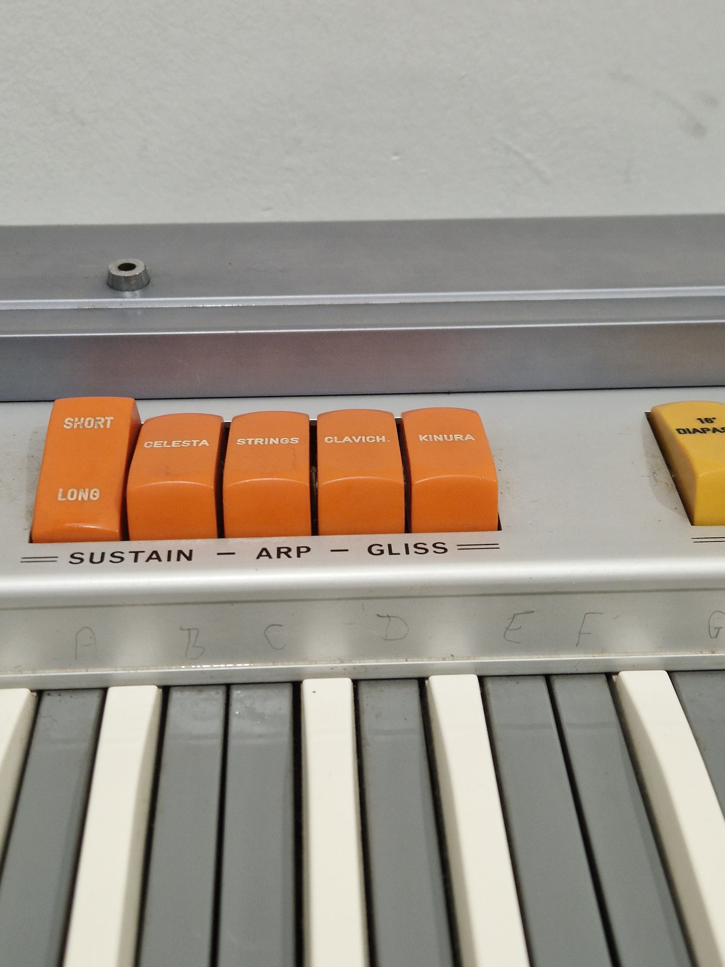 CRB Diamond 800 Organ - Rare Reverse Keys Model - Good w/ Power Supply & Hard Case