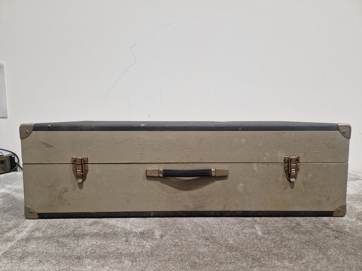 CRB Diamond 800 Organ - Rare Reverse Keys Model - Good w/ Power Supply & Hard Case