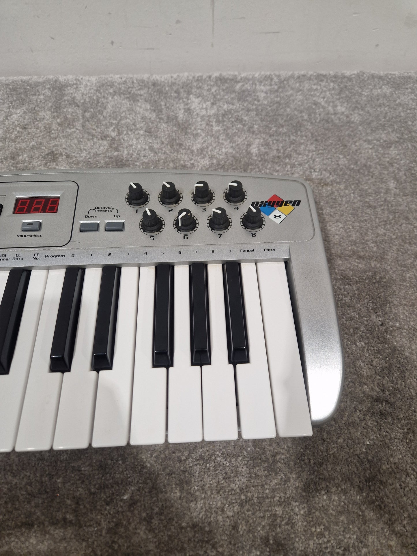 Midiman Oxygen 8 - MIDI Controller Keyboard - Excellent