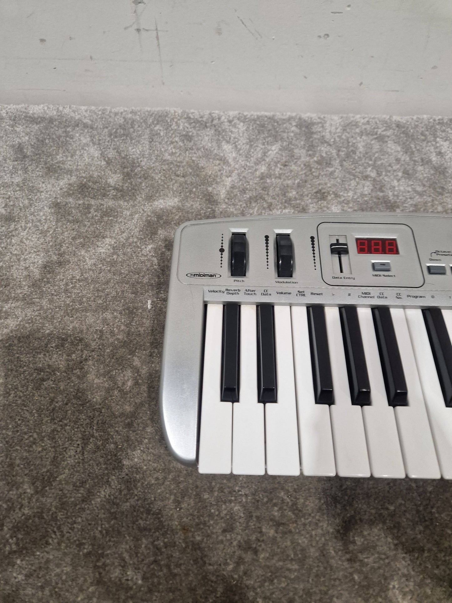 Midiman Oxygen 8 - MIDI Controller Keyboard - Excellent