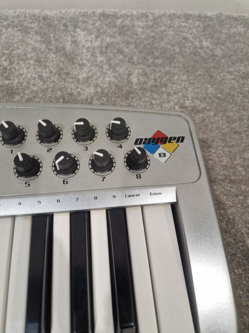 Midiman Oxygen 8 - MIDI Controller Keyboard - Excellent - Image 10