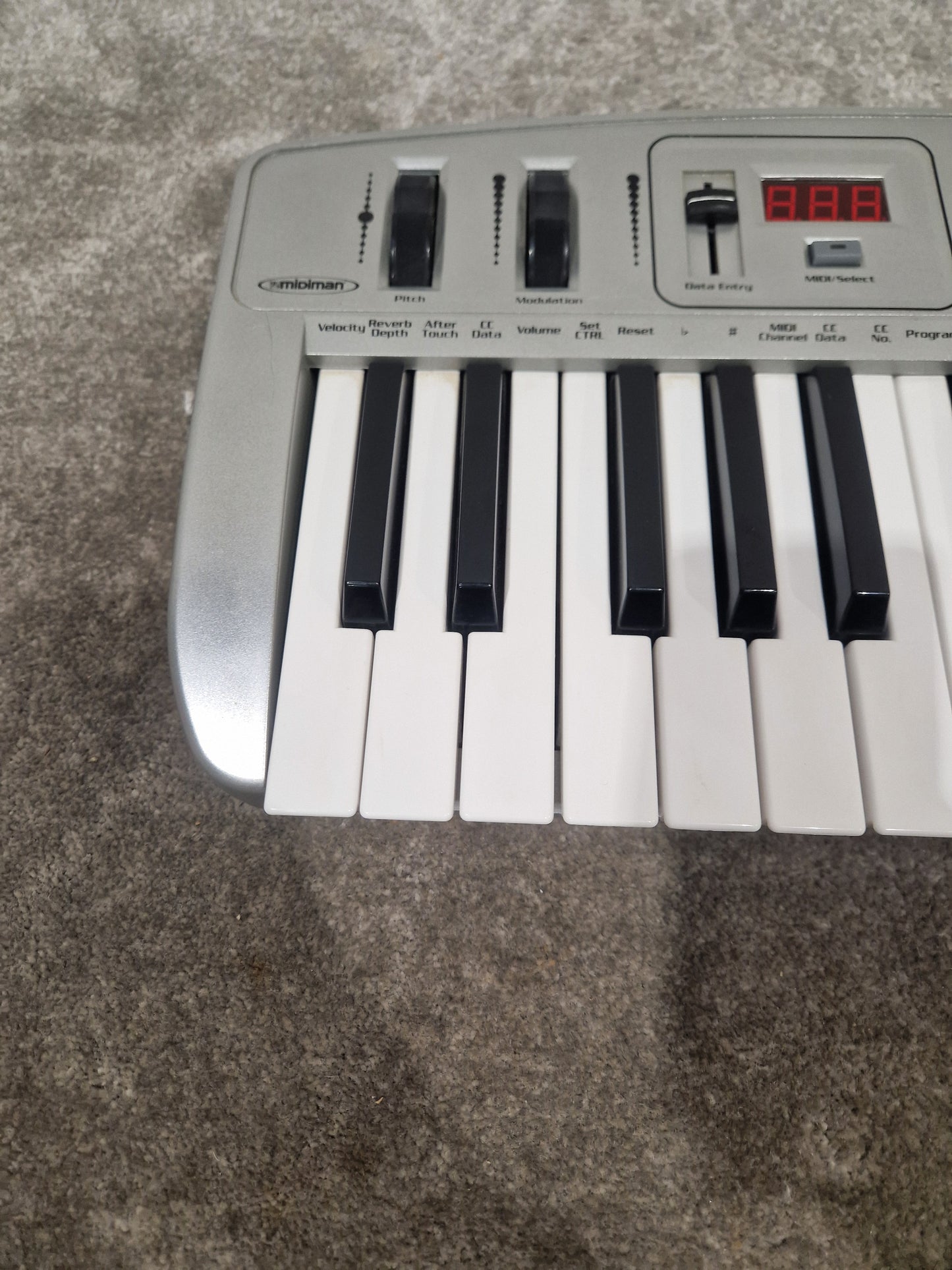 Midiman Oxygen 8 - MIDI Controller Keyboard - Excellent