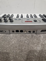 Midiman Oxygen 8 - MIDI Controller Keyboard - Excellent - Image 14
