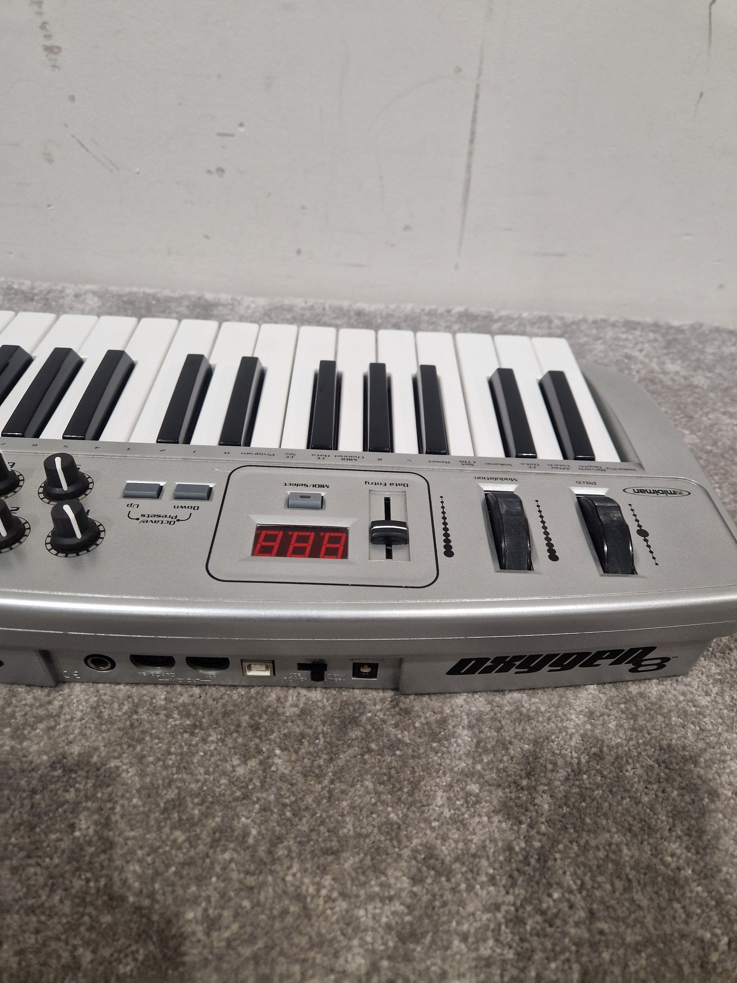 Midiman Oxygen 8 - MIDI Controller Keyboard - Excellent