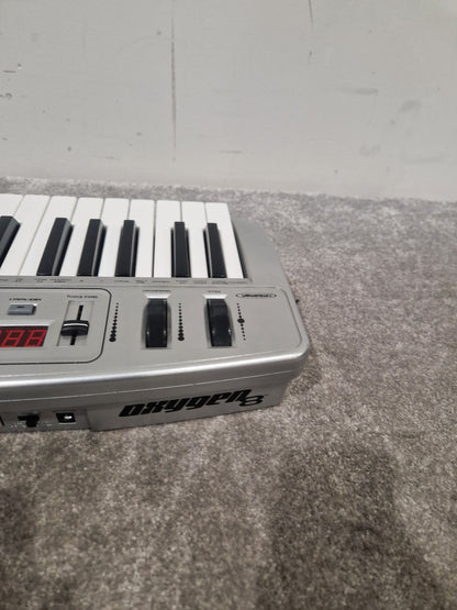Midiman Oxygen 8 - MIDI Controller Keyboard - Excellent