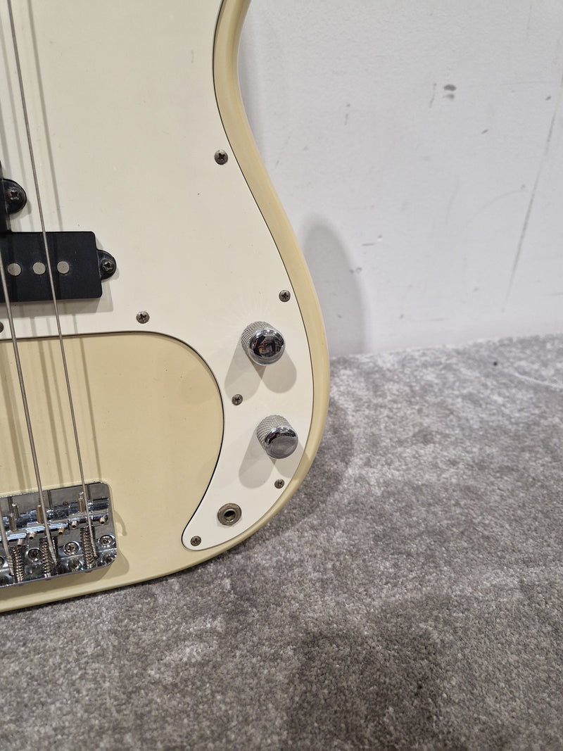 Squier Precision Bass - 4 String, White, Made in Korea Serial Number: S1004338 - Excellent - Image 7