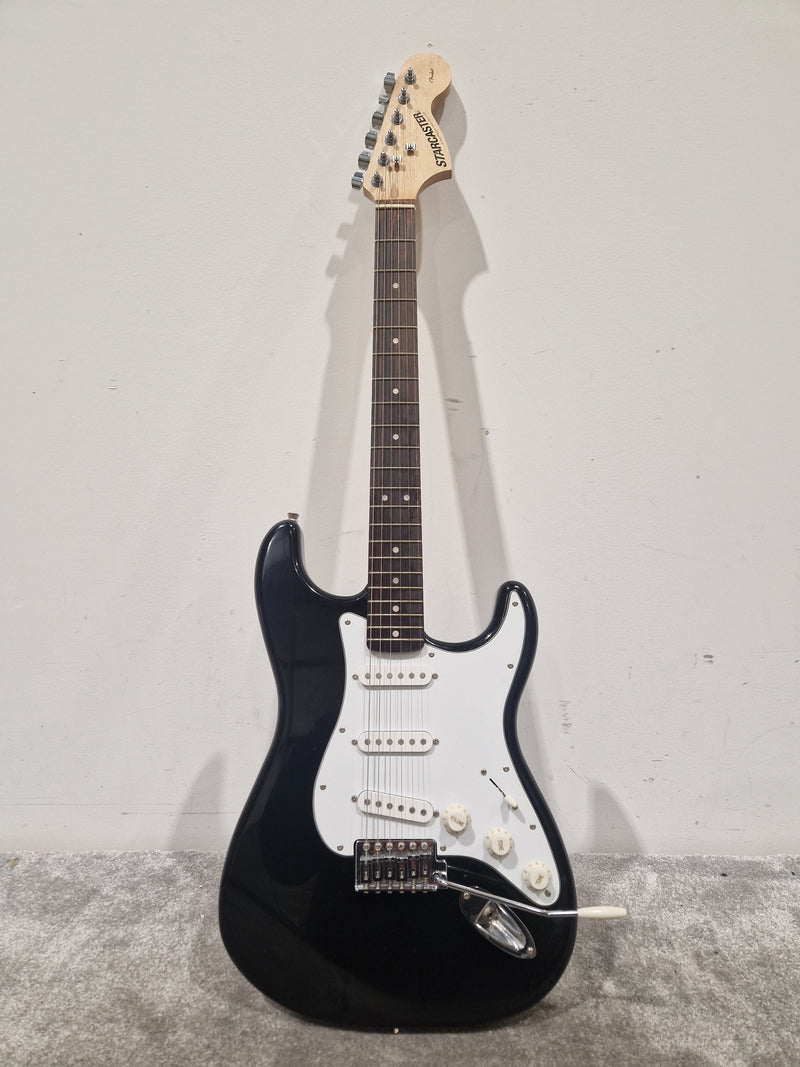 Fender Star-Caster Strat Black Made IN China - Solid Body Electric Guitar - Excellent w/ Soft Case & Whammy Bar - Image 4