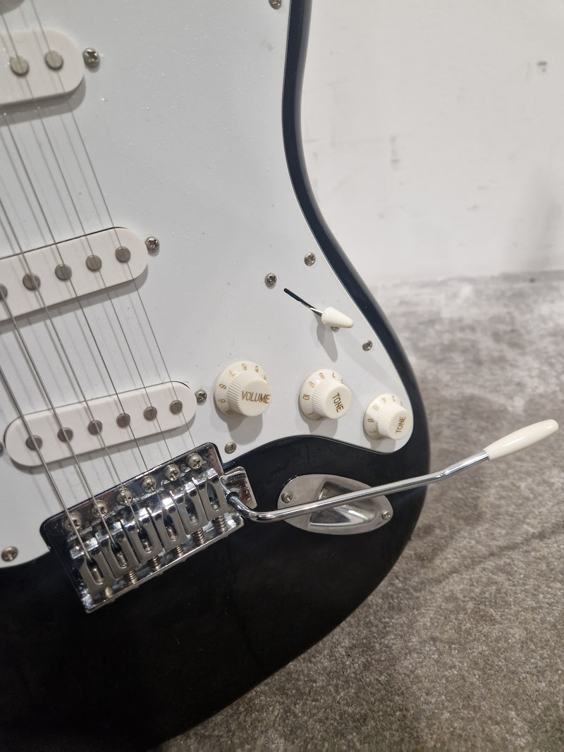 Fender Star-Caster Strat Black Made IN China - Solid Body Electric Guitar - Excellent w/ Soft Case & Whammy Bar - Image 5