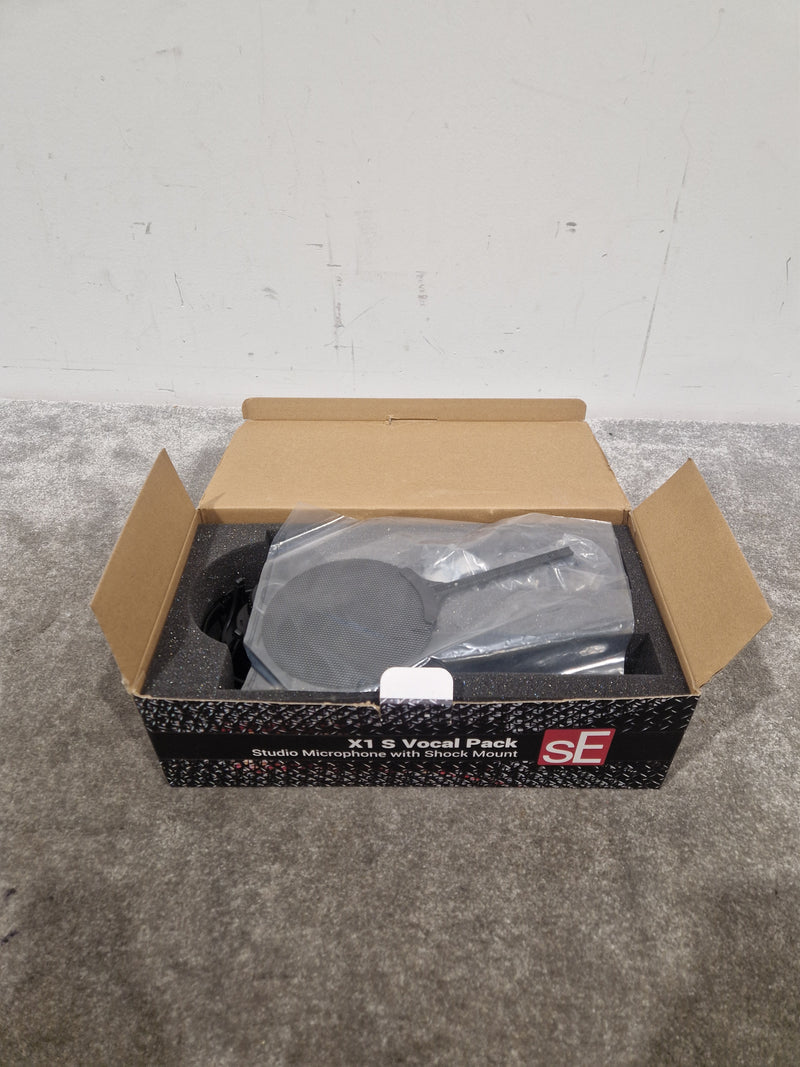 SE X1 S Vocal Pack - Studio Condenser Microphone - Excellent w/ Original Box & Shock mount - Image 11