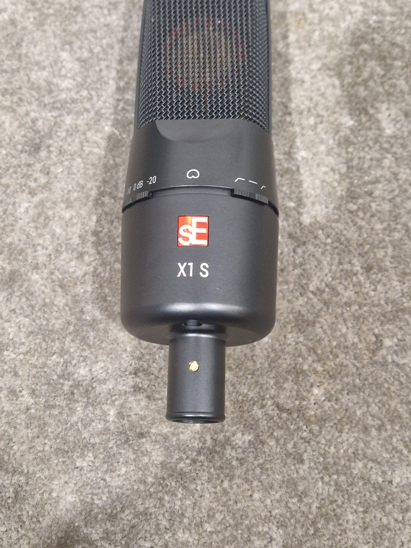 SE X1 S Vocal Pack - Studio Condenser Microphone - Excellent w/ Original Box & Shock mount - Image 3