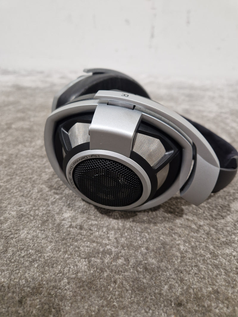 Sennheiser HD-800 - Audiophile Headphones - Very Good w/ Original Box & Hard Case & New Ear Pads - Image 3
