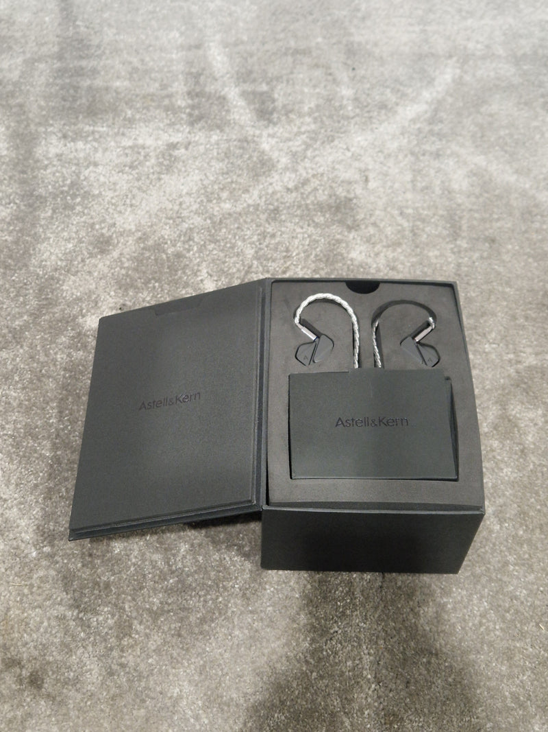 Astell&kern AK ZERO2 In-Ear Monitors - Audiophile Sound - Excellent w/ Original Box & Hard Case - Image 10