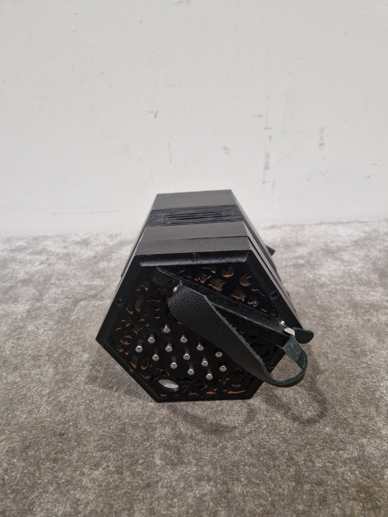 McNeela Wren Deluxe Concertina - Traditional Craftsmanship - Excellent w/ Original Box & Hard Case - Image 13