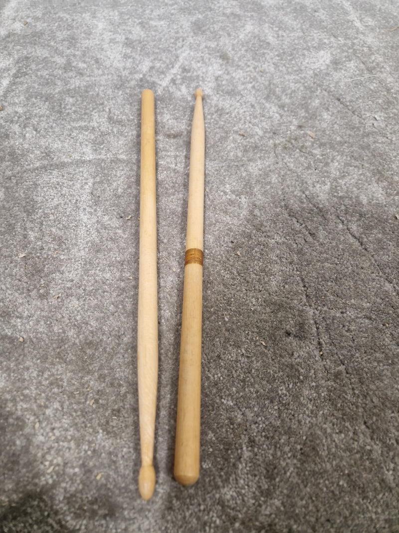 CB700 - Educational Snare Drum - Chrome - Good w/ Hard Case & Drum sticks & Drum stand - Image 12