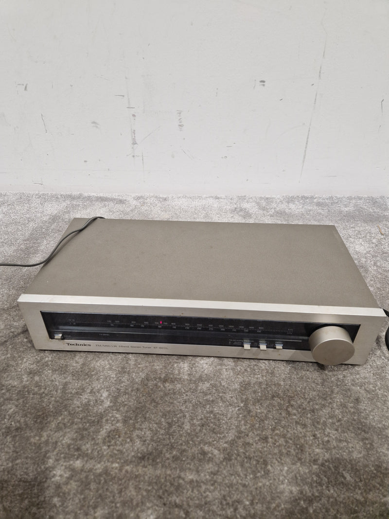 Technics ST-8011L Tuner - Analog Precision - Very Good w/ Original Box & Power Cable - Image 2