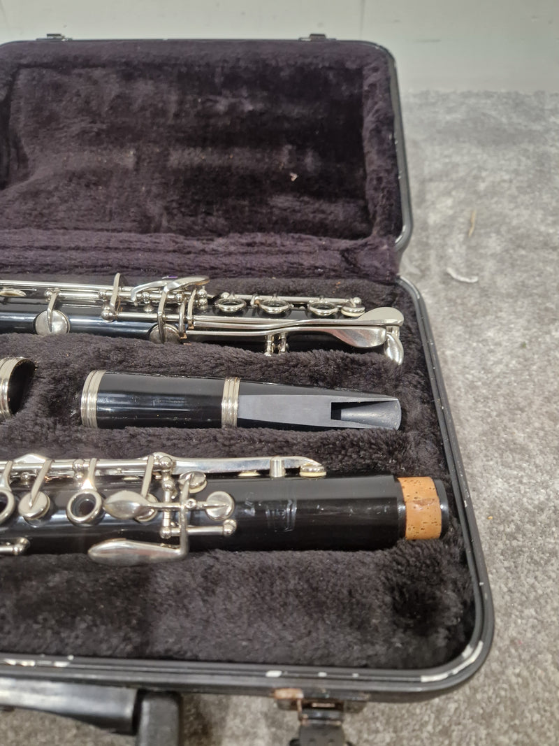 BUNDY 577 RESONITE BB CLARINET Clarinet - Durable Material - Very Good w/ Hard Case - Image 2