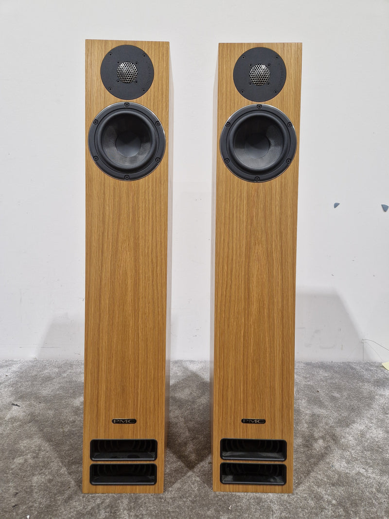 PMC TWENTY5 23 Floorstanding Speaker Pair Walnut - Advanced Transmission Line - Excellent w/ Original Box & Speaker feet - Image 4