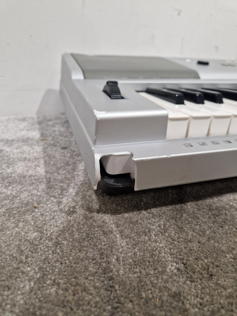 Yamaha DGX-220 Silver Keyboard - 76-Key Portable - Good w/ Power Supply - Image 9
