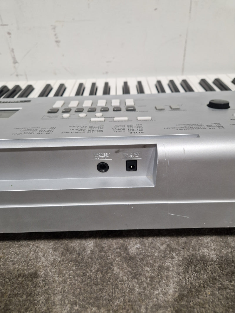 Yamaha DGX-220 Silver Keyboard - 76-Key Portable - Good w/ Power Supply - Image 7