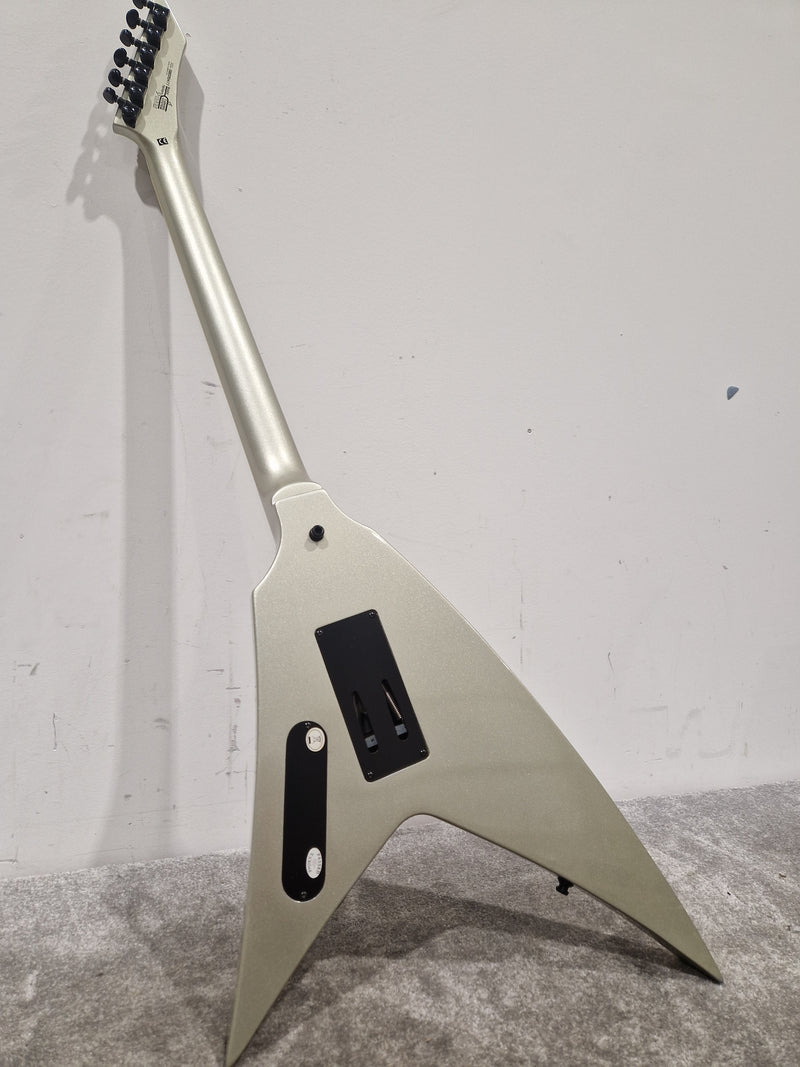 Washburn WV40 Vindicator Electric Guitar - Sleek Design - Excellent w/ Soft Case & Floyd rose Tremolo system - Image 19