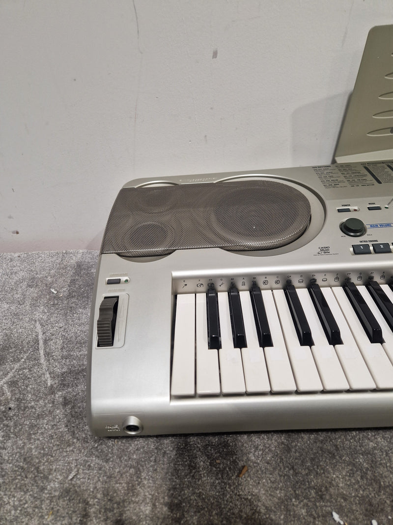 Casio WK-3200 - Digital Keyboard - White/Silver - Excellent w/ Power supply & 128mb SSD - Image 11