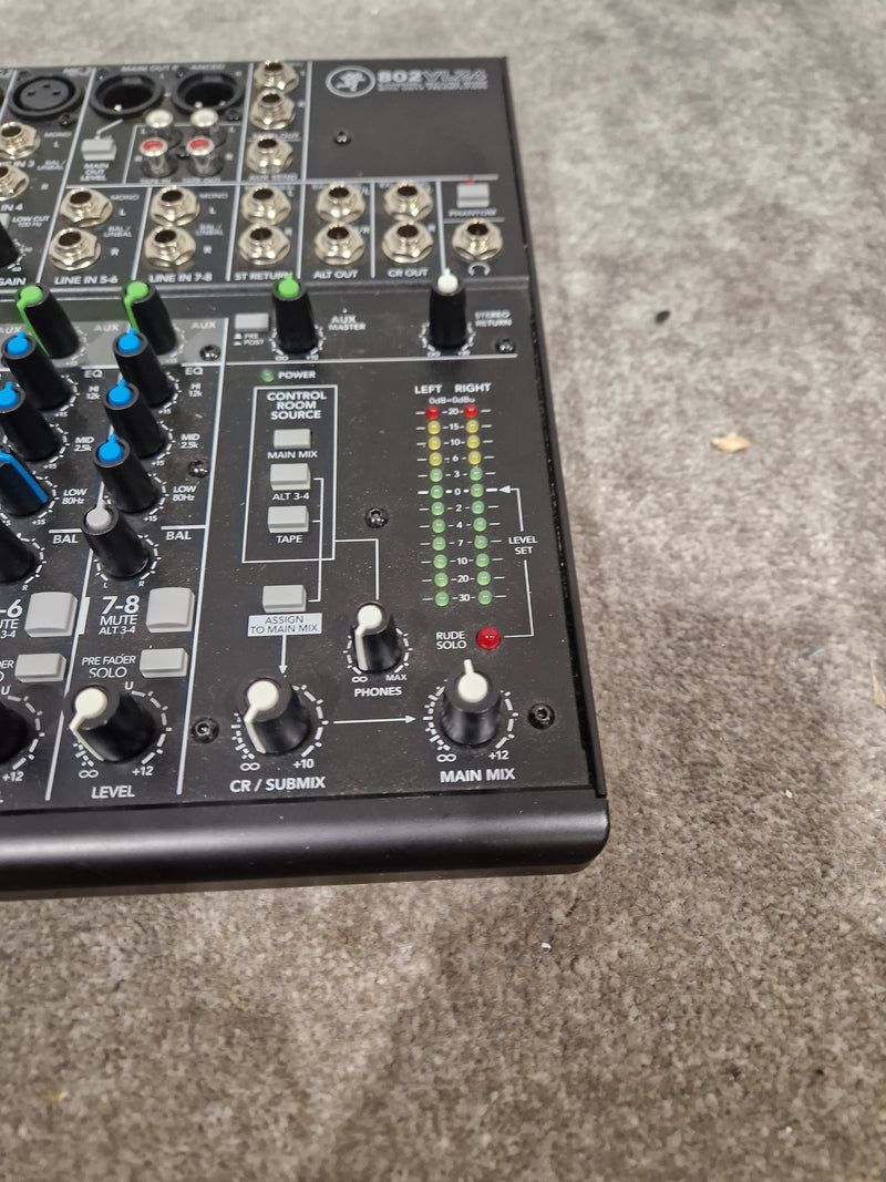 Mackie 802VLZ4 - 8-Channel Mic/Line Mixer with Onyx Preamps - Excellent w/ Original Box - Image 5