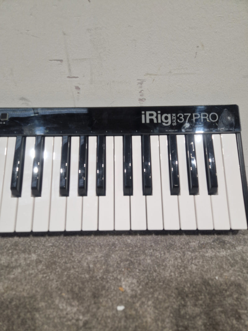 iRig Keys 37 PRO - MIDI Keyboard Controller - 37-Key - Black - Excellent w/ Soft Case - Image 4